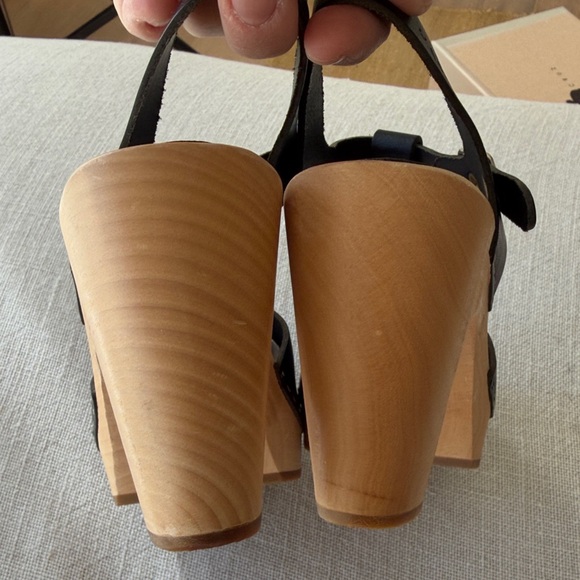 Free People Swedish Hasbeens NEW Black  T-Strap Clogs DISCLOSURE!  R37 L38 - Picture 7 of 7